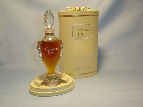 تاریخچه برند لوکس دیور Dior و معرفی برترین محصولات برند دیور تاریخچه برند لوکس دیور Dior و معرفی برترین محصولات برند دیور
