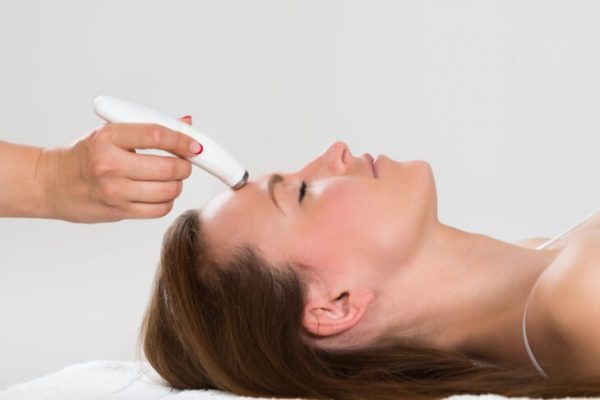 مزایا و نحوه انجام میکرودرم ابریژن