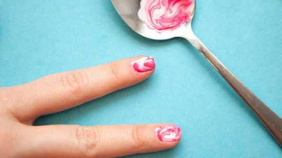 چگونه با قاشق آرایش کنیم چگونه با قاشق آرایش کنیم