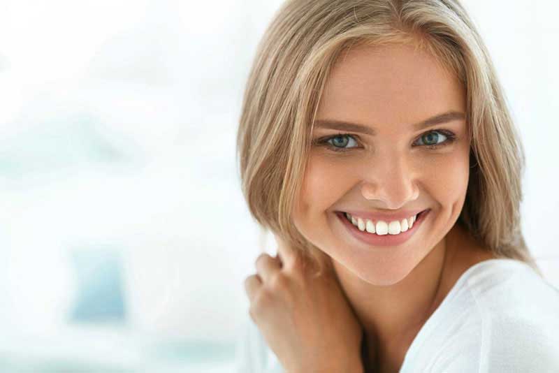 روش هایی برای از بین بردن چین و چروک دور لب